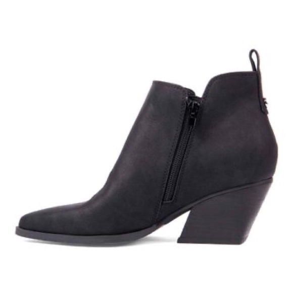 🐘 DV Flared Heel Boot - Picture 11 of 12